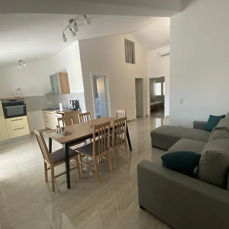 Mare I Ive Apartment