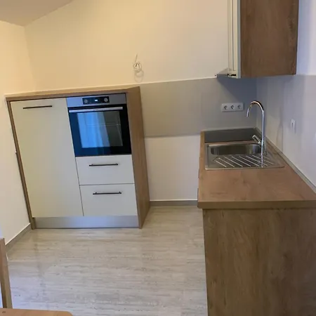 Apartament Mare I Ive *